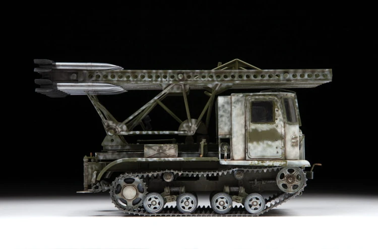 Wyrzutnia BM-13 Katyusha STZ-5 3700 Zvezda