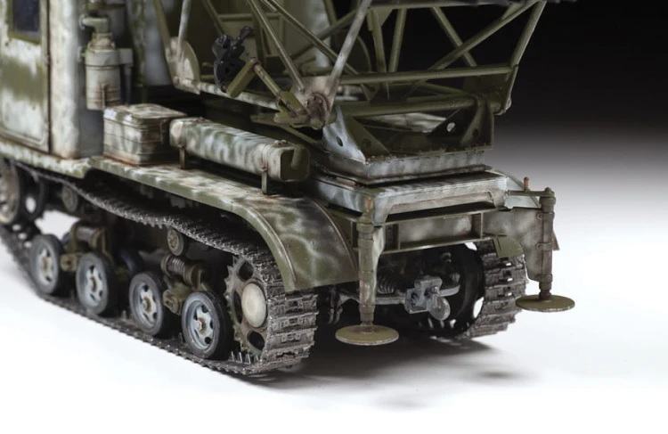Wyrzutnia BM-13 Katyusha STZ-5 3700 Zvezda