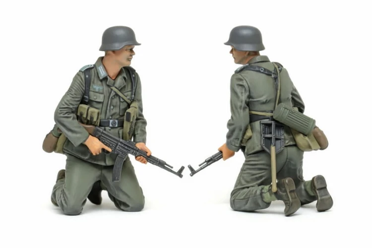 Figurki niemiecka piechota 1943-1945 35382 Tamiya