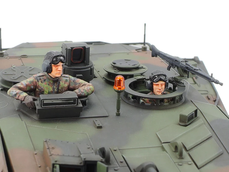 Czołg Leopard 2A6 35271 Tamiya