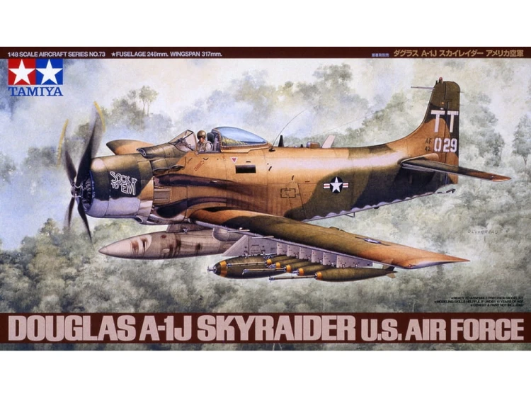 Samolot Douglas A-1J Skyraider 61073 Tamiya