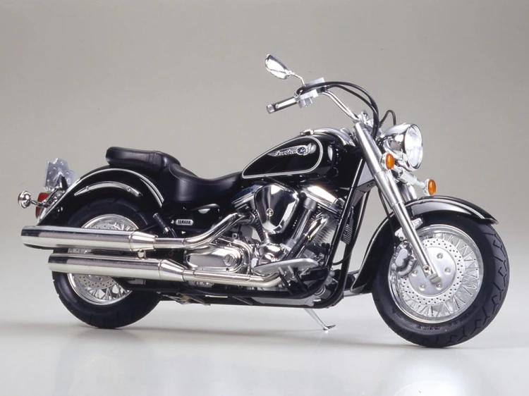 Yamaha XV 1600 Road Star 14080 Tamiya