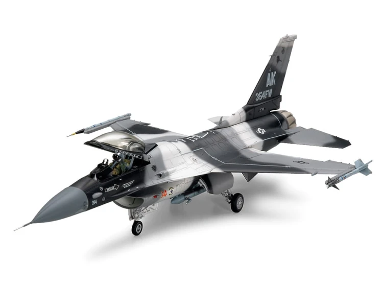 Samolot Lockheed F-16C/N Aggressor 61106 Tamiya