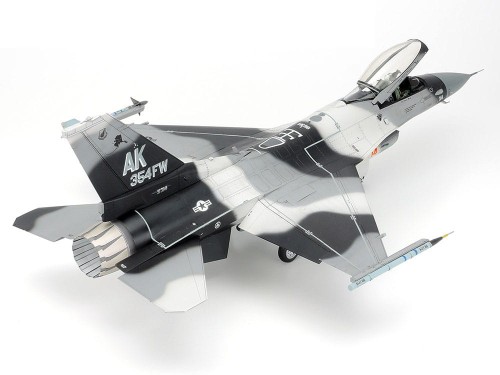 Samolot Lockheed F-16C/N Aggressor 61106 Tamiya
