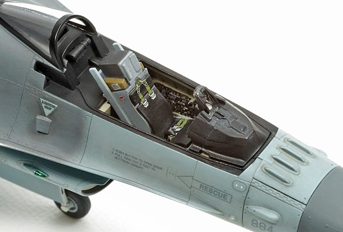 Samolot Lockheed F-16CJ Fighting Falcon 60786 Tamiya