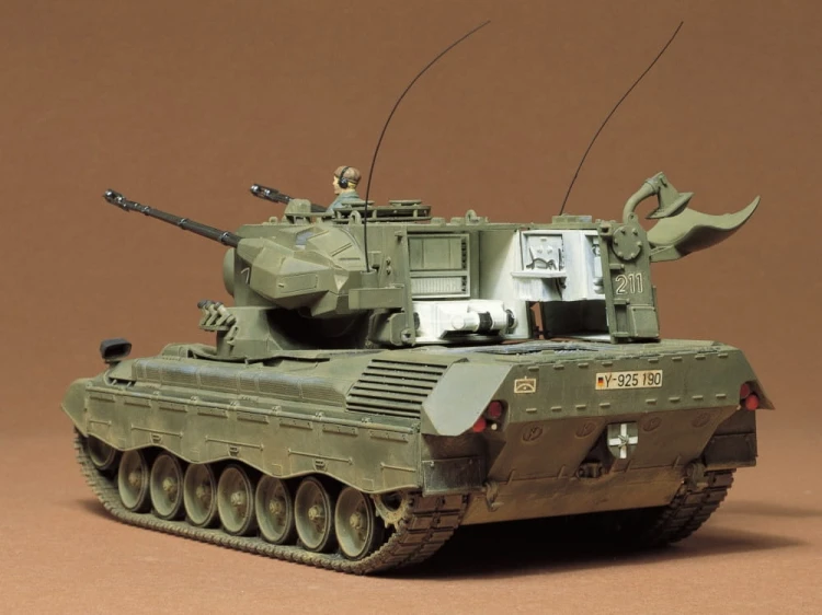 Pojazd przeciwlotniczy Flakpanzer Gepard 35099 Tamiya