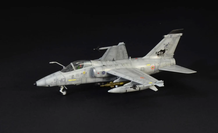 Samolot AMX International AMX Ghibli 1460 Italeri