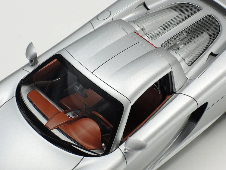 Porsche Carrera GT 24275 Tamiya