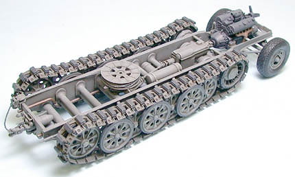 Ciągnik Famo Sd.Kfz.9 Schwerer Zugkraftwagen 18t 35239 Tamiya