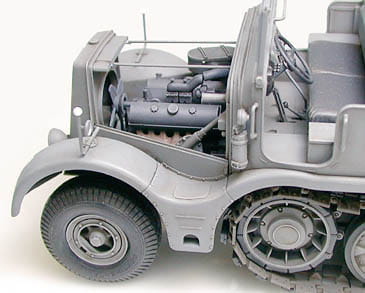Ciągnik Famo Sd.Kfz.9 Schwerer Zugkraftwagen 18t 35239 Tamiya