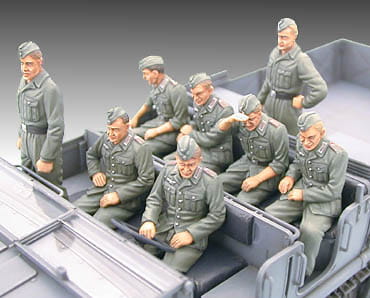 Ciągnik Famo Sd.Kfz.9 Schwerer Zugkraftwagen 18t 35239 Tamiya