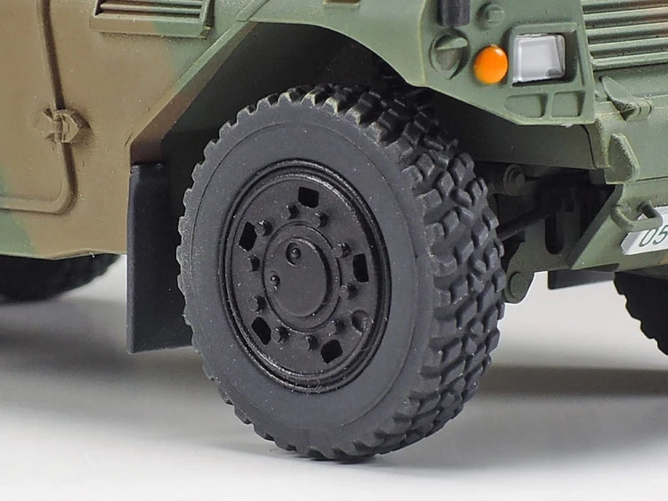Samochód pancerny HMV Hayate Typ 73 32590 Tamiya