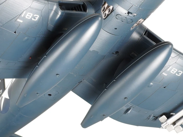Samolot Vought F4U-1D Corsair 60327 Tamiya