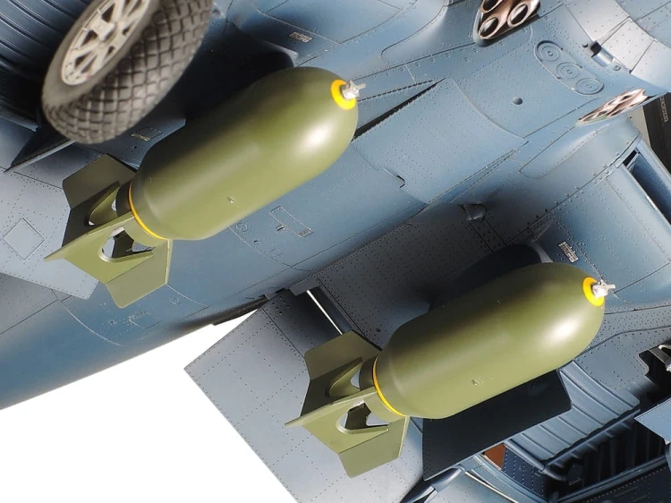 Samolot Vought F4U-1D Corsair 60327 Tamiya