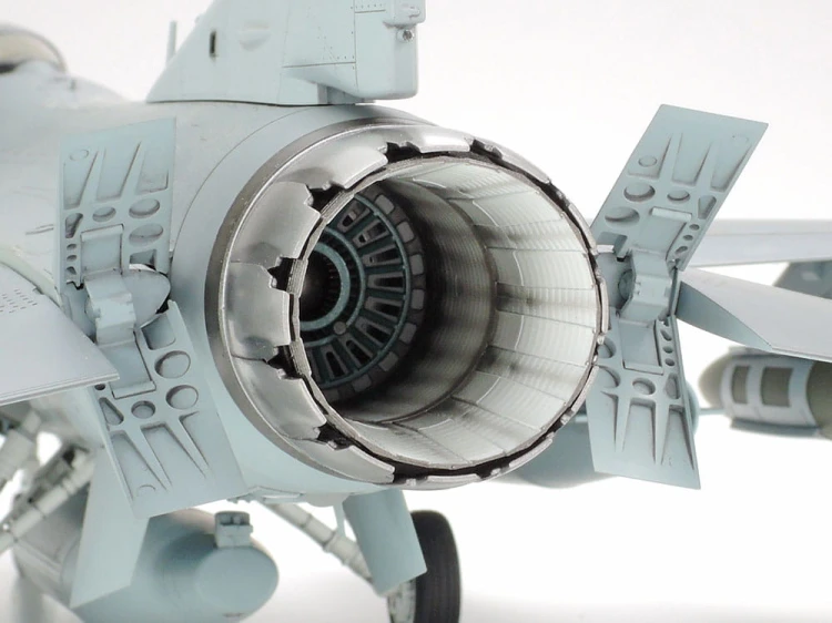 Samolot Lockheed F-16CJ Fighting Falcon 60315 Tamiya