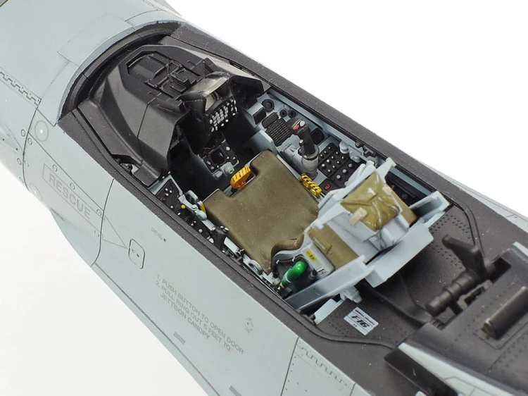 Samolot Lockheed F-16CJ Fighting Falcon 60315 Tamiya