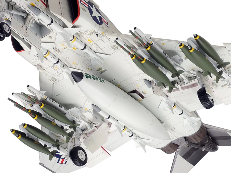 Samolot McDonnell Douglas F-4J Phantom II Marines 60308 Tamiya