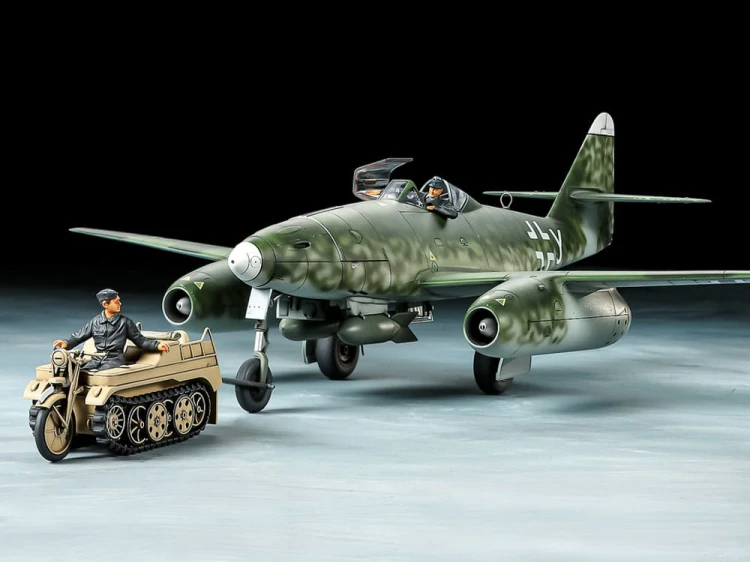 Samolot Messerschmitt Me 262 A-2a & Kettenkraftrad 25215 Tamiya