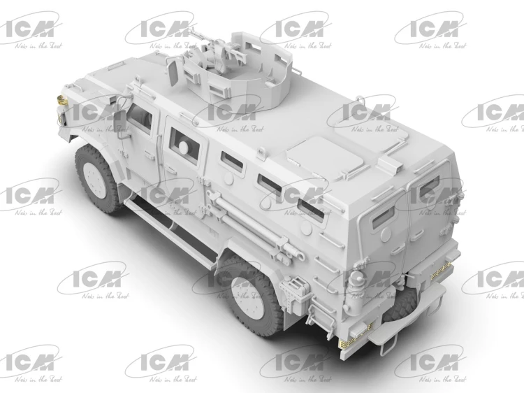 Transporter opancerzony Kozak-001 MRAP 35015 ICM