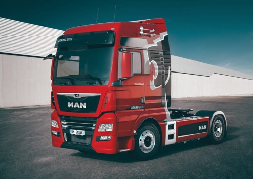 MAN TGX 18.500 XXL Lion Pro Edition 3959 Italeri