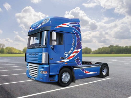 DAF XF105 Space America 3933 Italeri