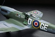 Samolot Supermarine Spitfire Mk.XVIe 60321 Tamiya