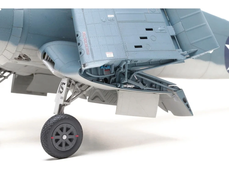 Samolot Vought F4U-1 Corsair Birdcage 60324 Tamiya
