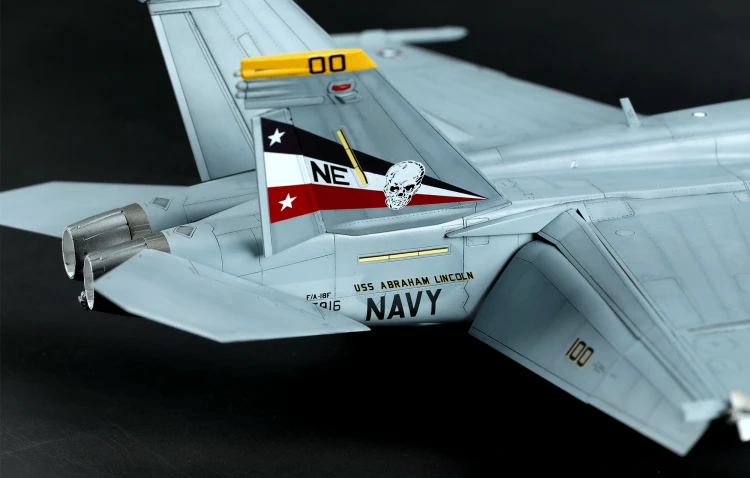 Samolot Boeing F/A-18F Super Hornet Bounty Hunters LS-016 Meng