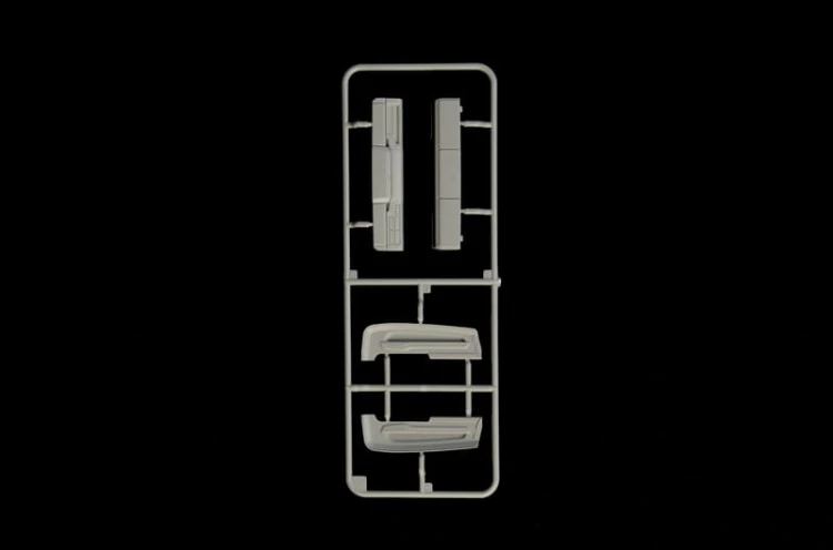 Scania 770S 4x2 Normal Roof Grey Cab 3971 Italeri