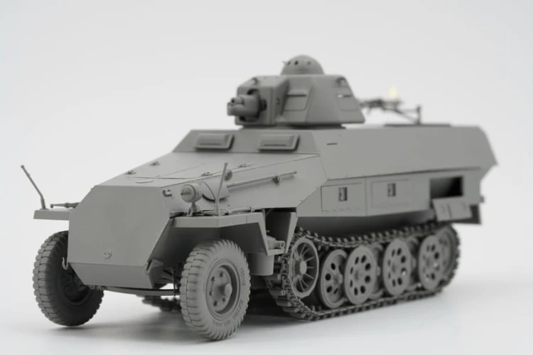 Transporter opancerzony Sd.Kfz.251 Ausf.D w/R35 Turret BT-042 Border