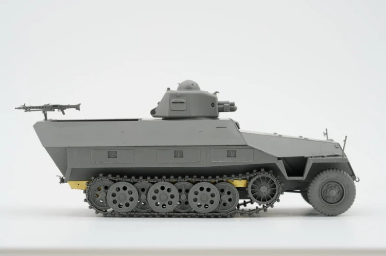 Transporter opancerzony Sd.Kfz.251 Ausf.D w/R35 Turret BT-042 Border