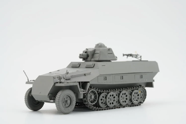Transporter opancerzony Sd.Kfz.251 Ausf.D w/R35 Turret BT-042 Border