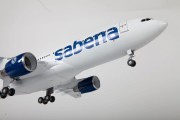 Samolot pasażerski Airbus A330-200 7047 Zvezda