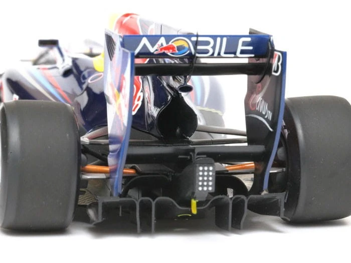 Bolid wyścigowy Renault RB6 20067 Tamiya