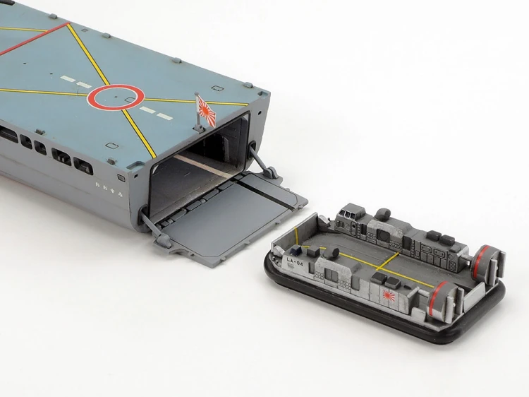 Okręt desantowy JDS JMSDF LST-4001 Ohsumi 31003 Tamiya