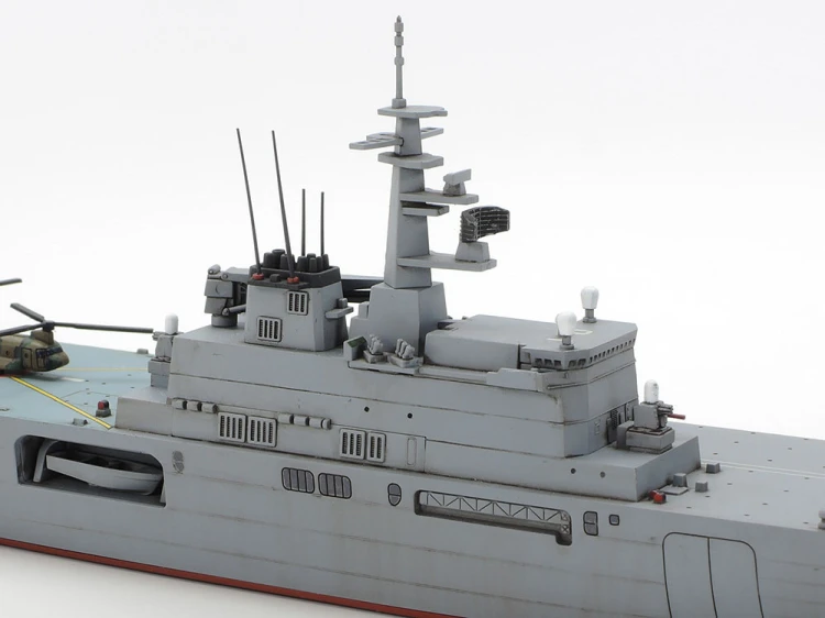 Okręt desantowy JDS JMSDF LST-4001 Ohsumi 31003 Tamiya