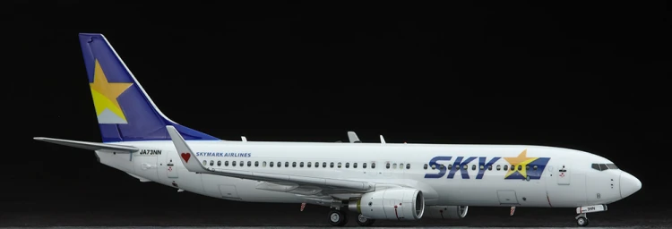 Samolot pasażerski Boeing 737-800 Skymark Airlines 10744 Hasegawa