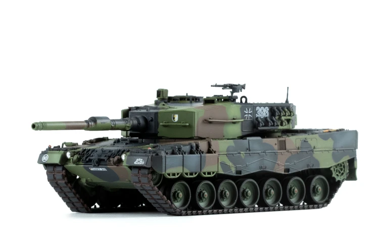 Czołg Leopard 2A4 German Main Battle Tank 72-009 Meng