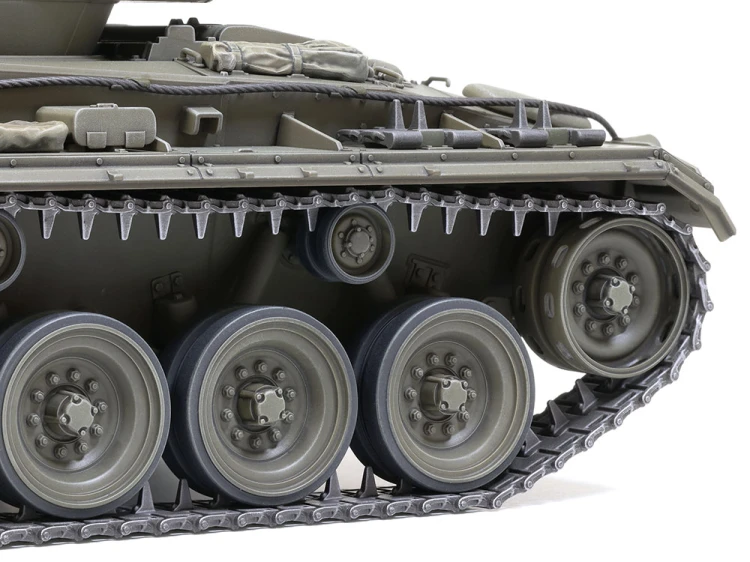 Czołg U.S. Light Tank M24 Chaffee European Theater 35391 Tamiya