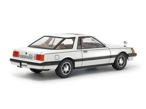 Nissan Leopard 2-Door Hardtop 280X-SF-L 24378 Tamiya