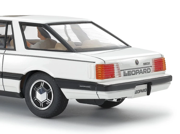 Nissan Leopard 2-Door Hardtop 280X-SF-L 24378 Tamiya