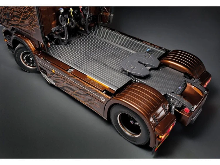Samochód Scania R730 Black Amber 3897 Italeri