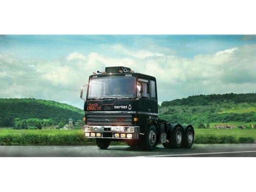 Renault R360 Berliet R352ch 3902 Italeri