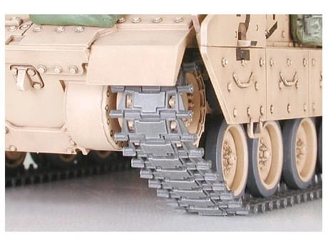 Wóz bojowy piechoty M2A2 Bradley ODS 35264 Tamiya