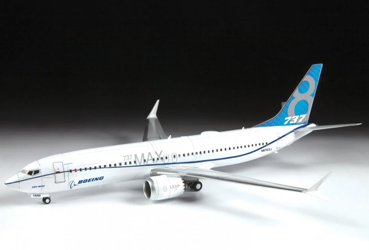 Samolot pasażerski Boeing 737-8 MAX 7026 Zvezda