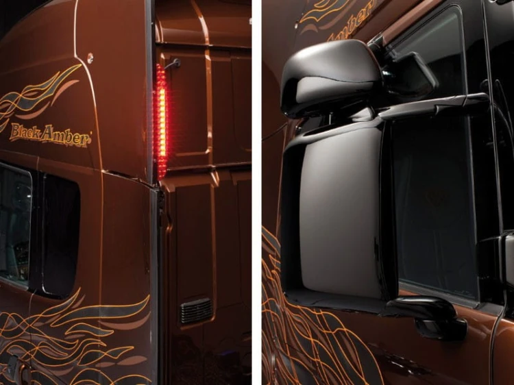 Samochód Scania R730 Black Amber 3897 Italeri