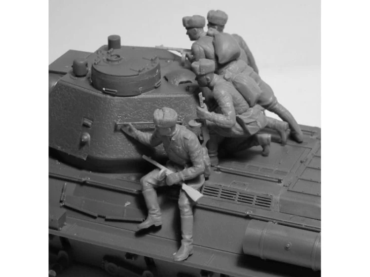 Figurki radziecka załoga czołgu 35640 ICM