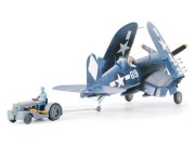Samolot Vought F4U-1D Corsair z holownikiem 61085 Tamiya