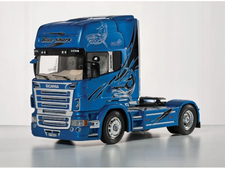 Samochód Scania R620 Blue Shark 3873 Italeri