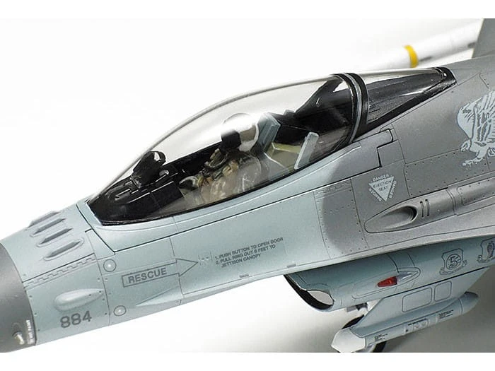 Samolot Lockheed F-16CJ Fighting Falcon 60788 Tamiya